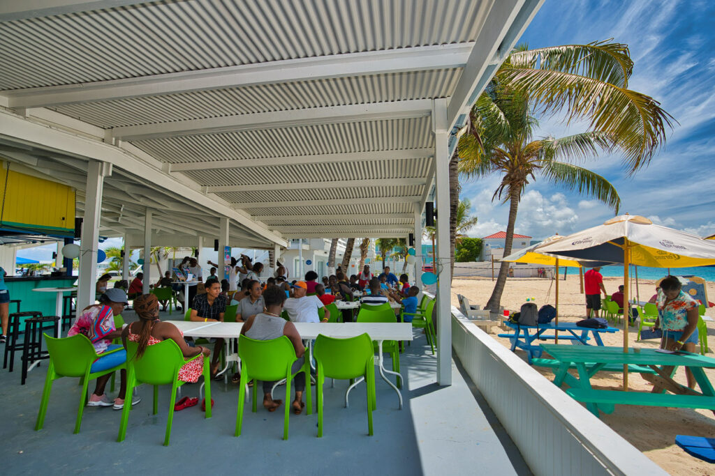 Dinghy’s Beach Bar & Grill, Picture of the the bar, St Maarten