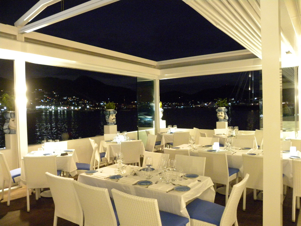 One of the St Maarten restaurants Dutch side is Sale & Pepe with a view to Simpson Bay Lagoon
