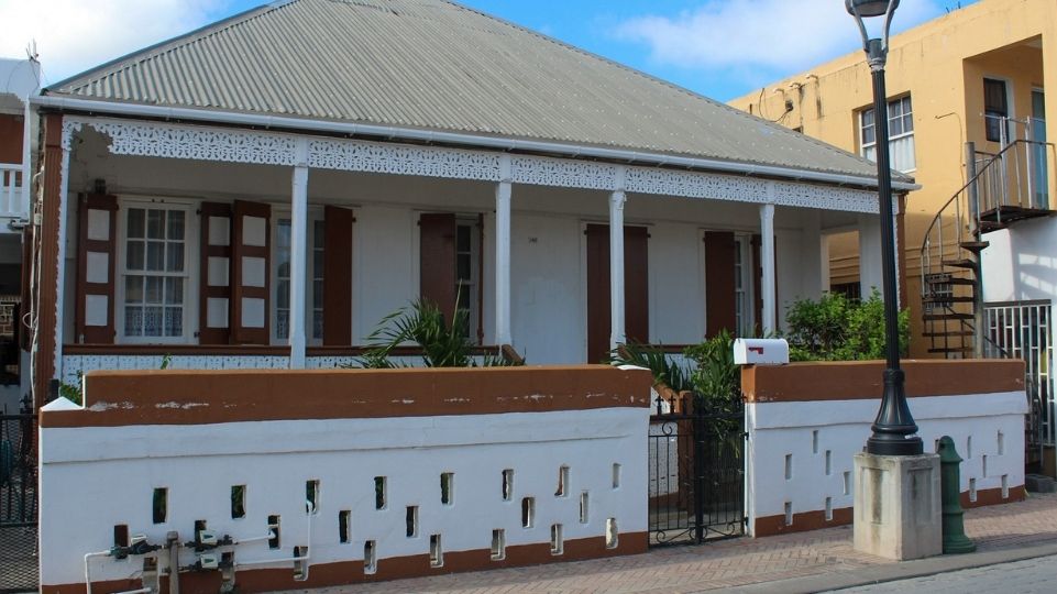 The White House: a Front Street, Philipsburg monument