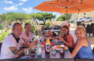 Tourists having dinner in Juliette's Bistro on St Maarten / St Martin