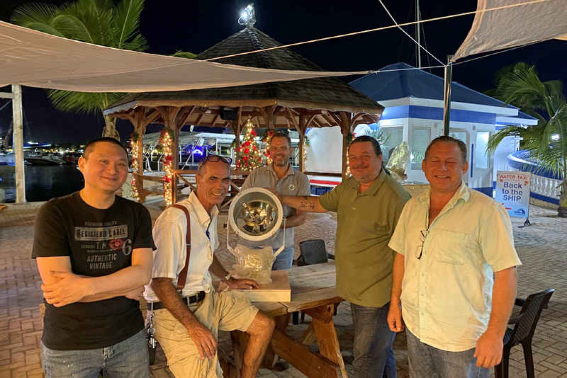 Timeshare Association donates searchlight set to Sea Rescue