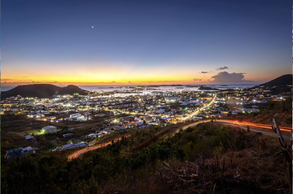 WINAIR St Maarten, Flights to Sint Maarten, Airport Beach, Maho Beach