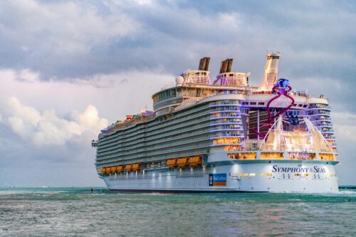 symphony of the seas cruise ship in the water