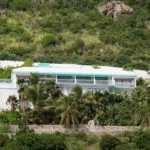 Villa Paradiso surrounded with nature and a little stone wall